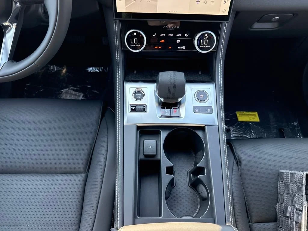 2026 Jaguar F-Pace R-Dynamic S - Photo 24