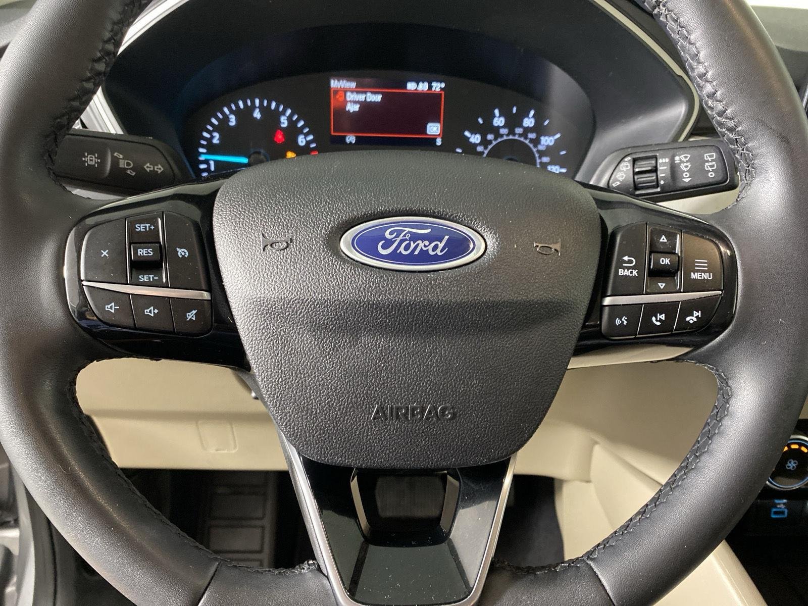 Used 2022 Iconic Silver Ford SE image 16