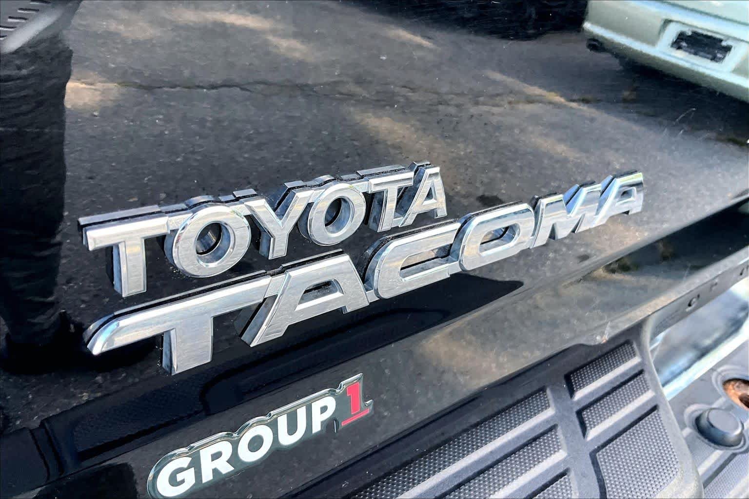 Used 2013 Black Toyota  image 29