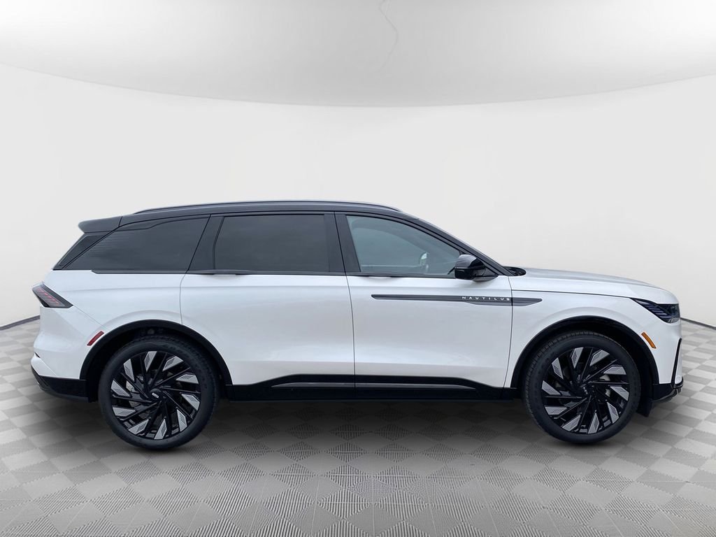Used 2025 White Lincoln Reserve image 10