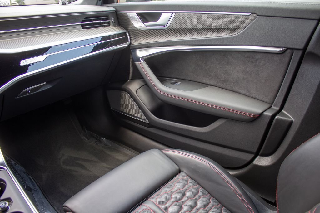 Used 2024 Mythos Black Metallic Audi 4.0T image 20