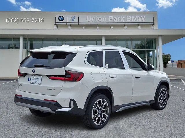 New 2026 Alpine White BMW xDrive28i image 4