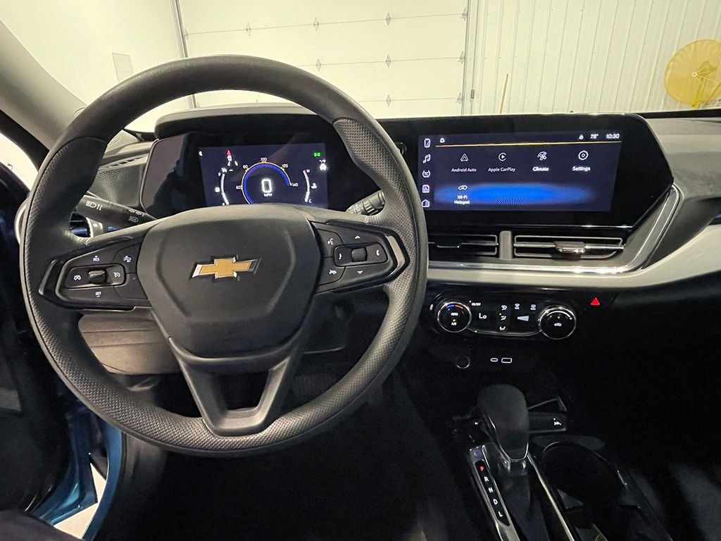 Used 2025 Blue Chevrolet LT image 31