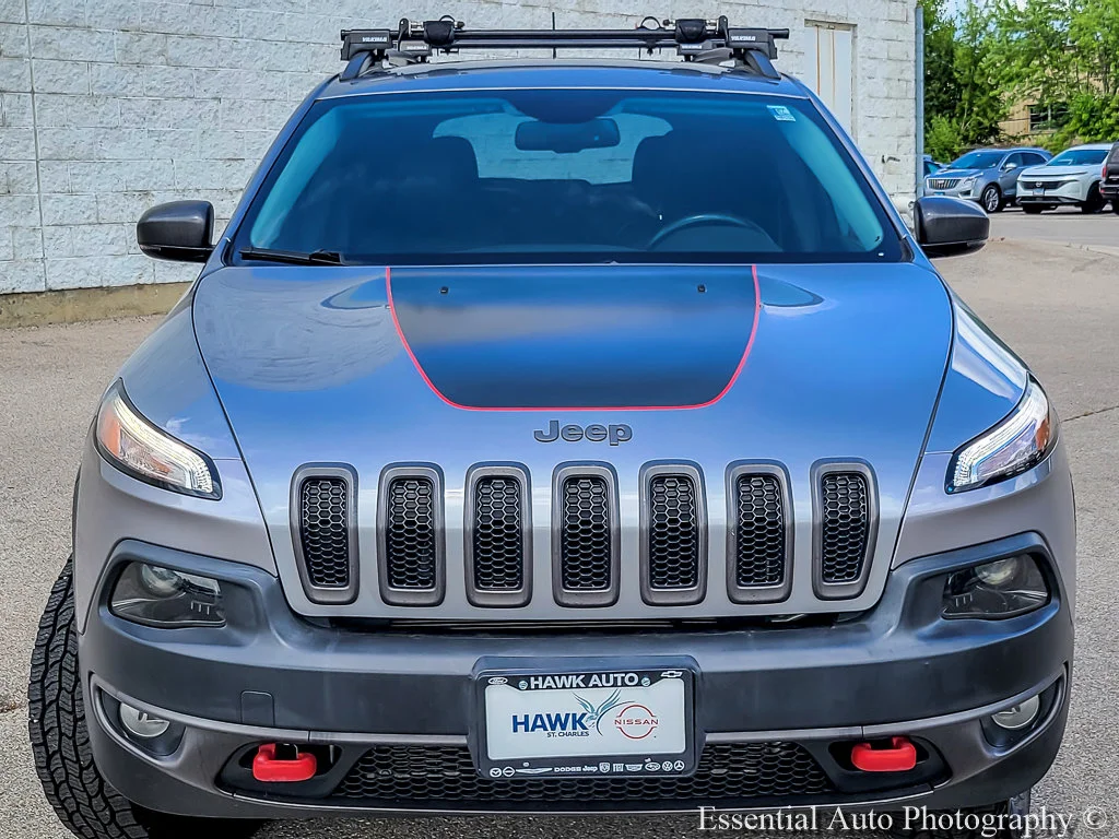 Used 2017 Billet Silver Metallic Clearcoat Jeep Trailhawk L Plus image 4