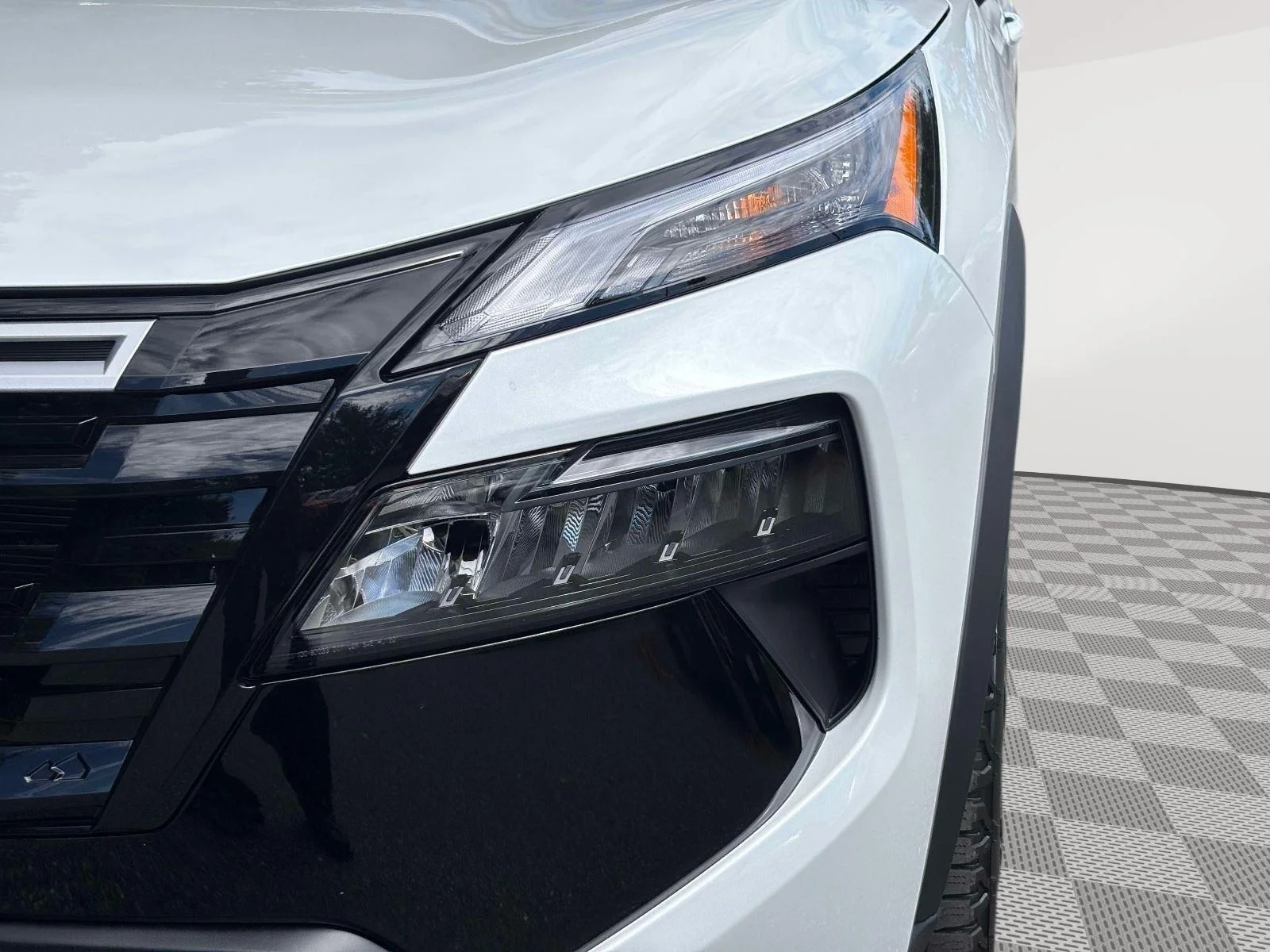 New 2026 Everest White Pearl TriCoat Nissan Rock Creek® image 10