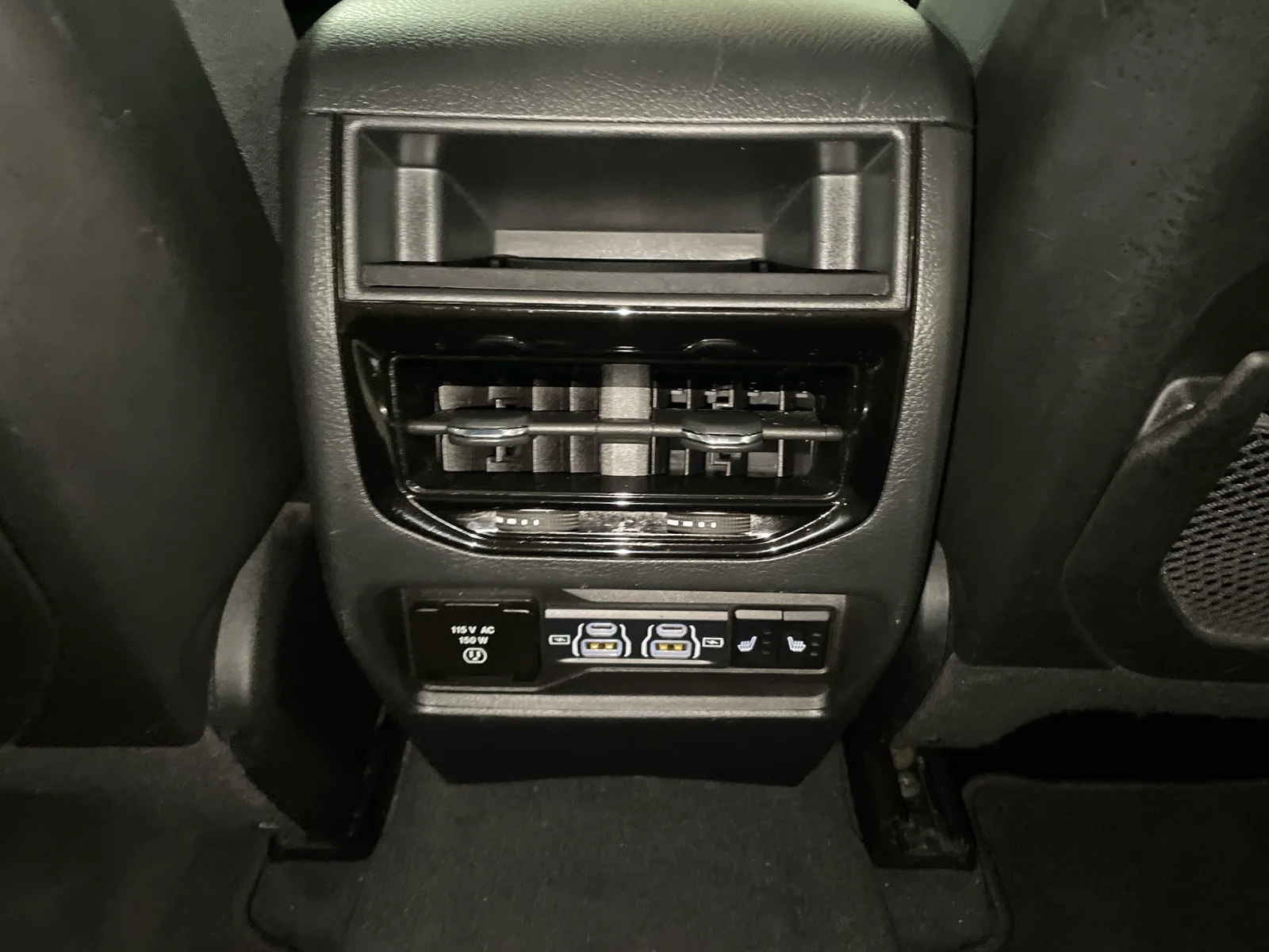 Used 2023 Midnight Sky Jeep Limited image 29