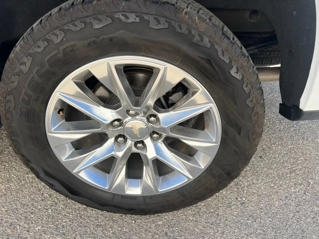 Used 2022 Summit White Chevrolet LTZ image 32