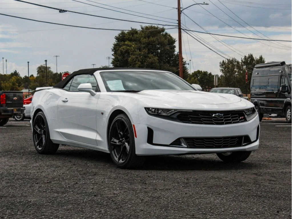 Used 2024 Summit White Chevrolet 2LT image 3