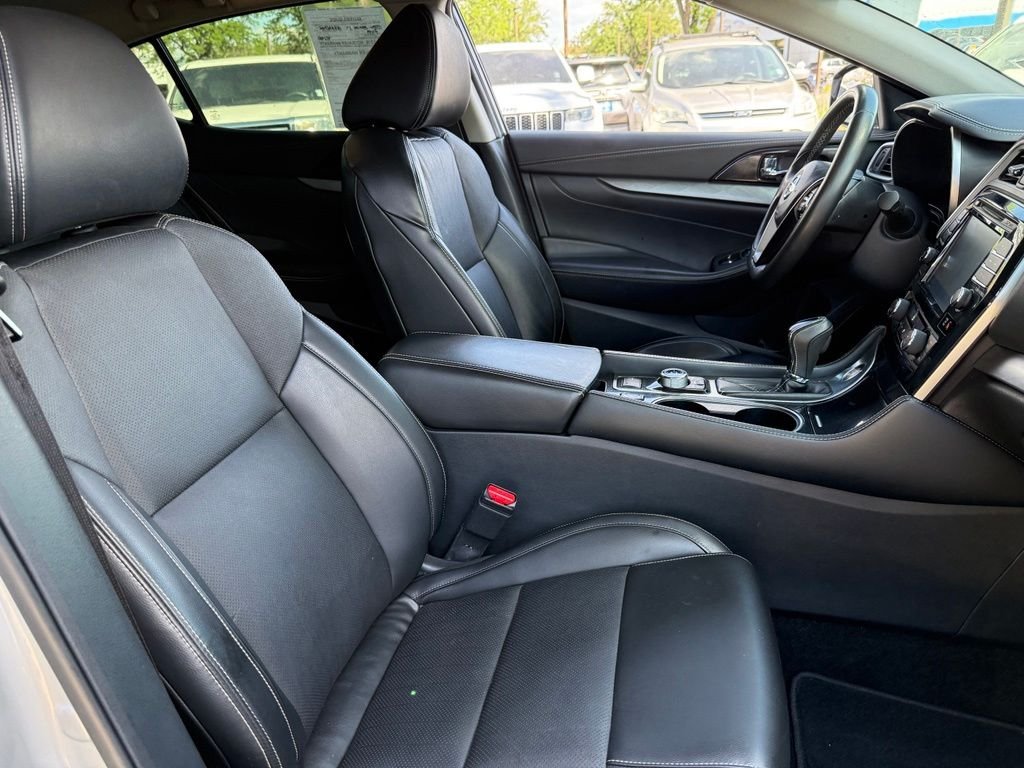 Used 2017 Brilliant Silver Nissan 3.5 SV image 18
