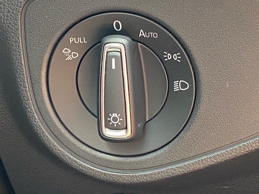 2022 Volkswagen Atlas SE w/Tech - Photo 14