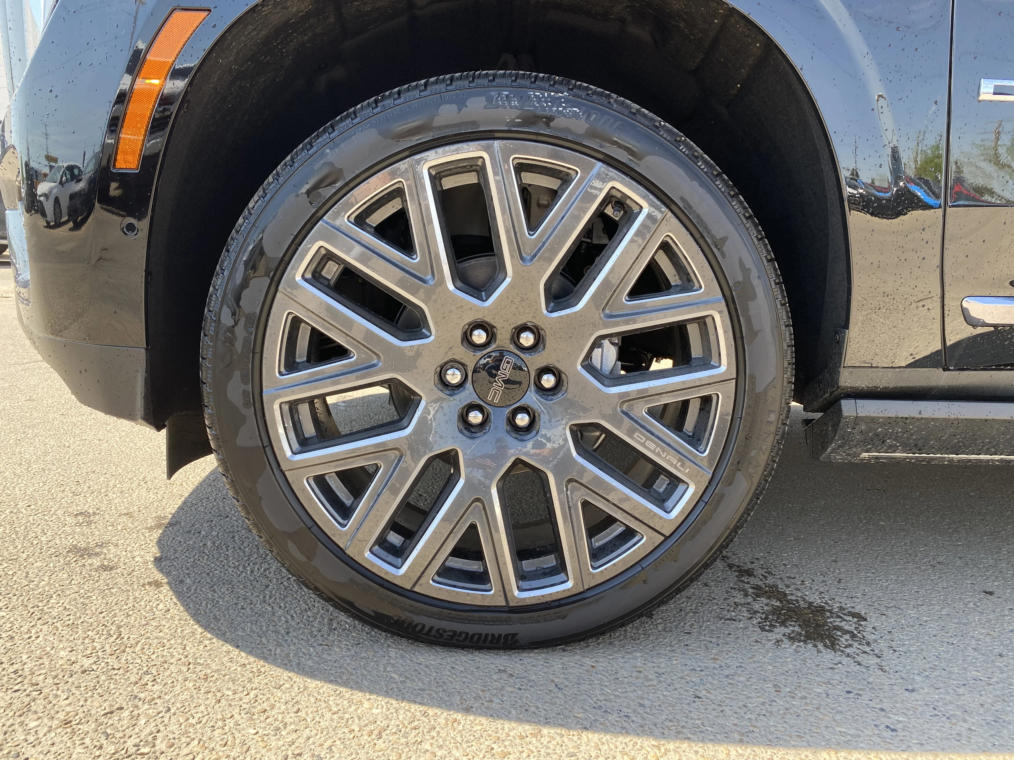 New 2026 ONYX BLACK GMC Denali Ultimate image 12