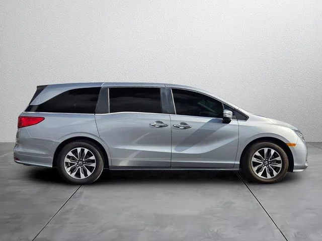 Used 2021 Silver Honda EX-L image 5