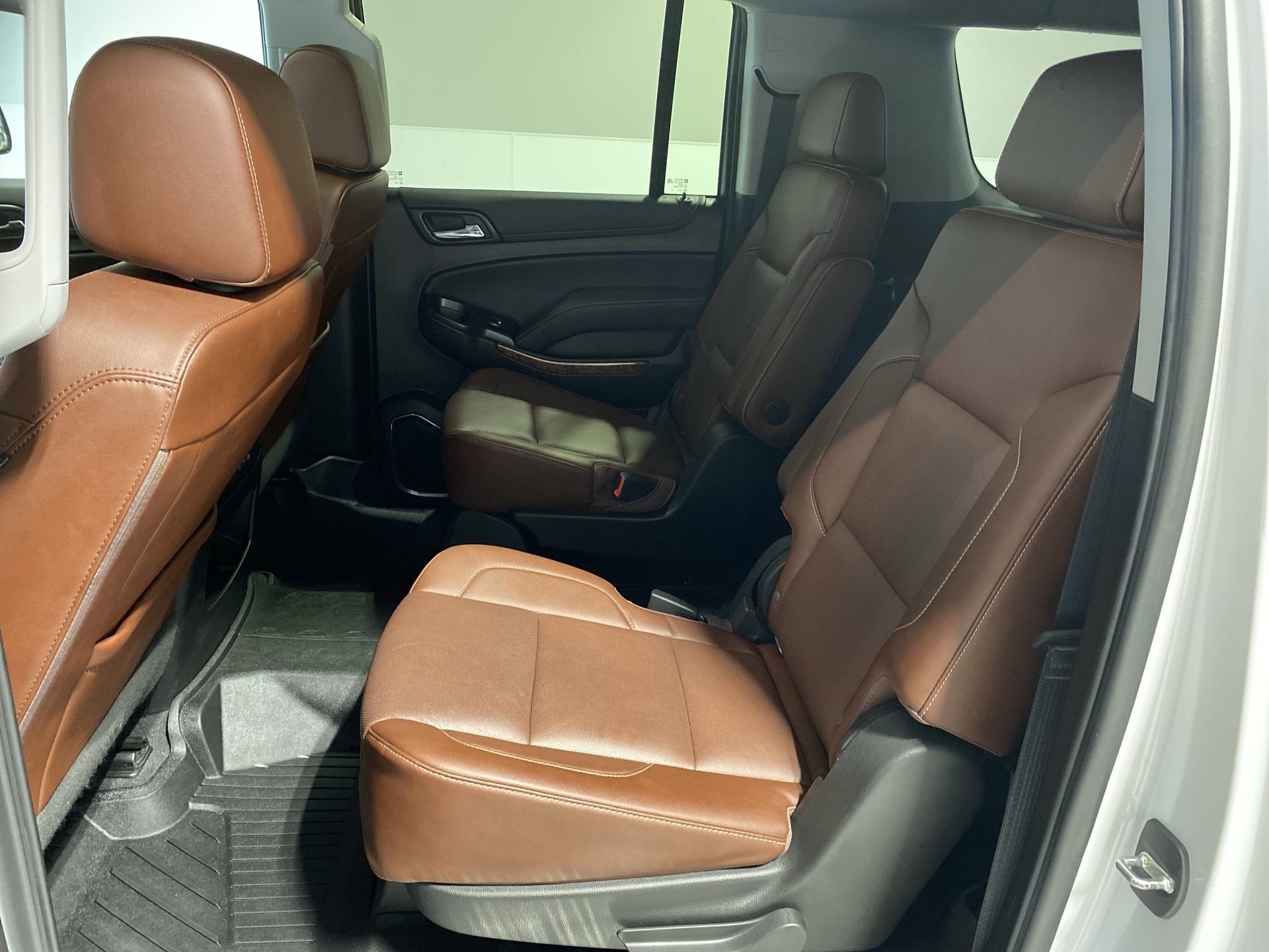 Used 2020 IRIDESCENT PEARL TRICOAT Chevrolet Premier image 26