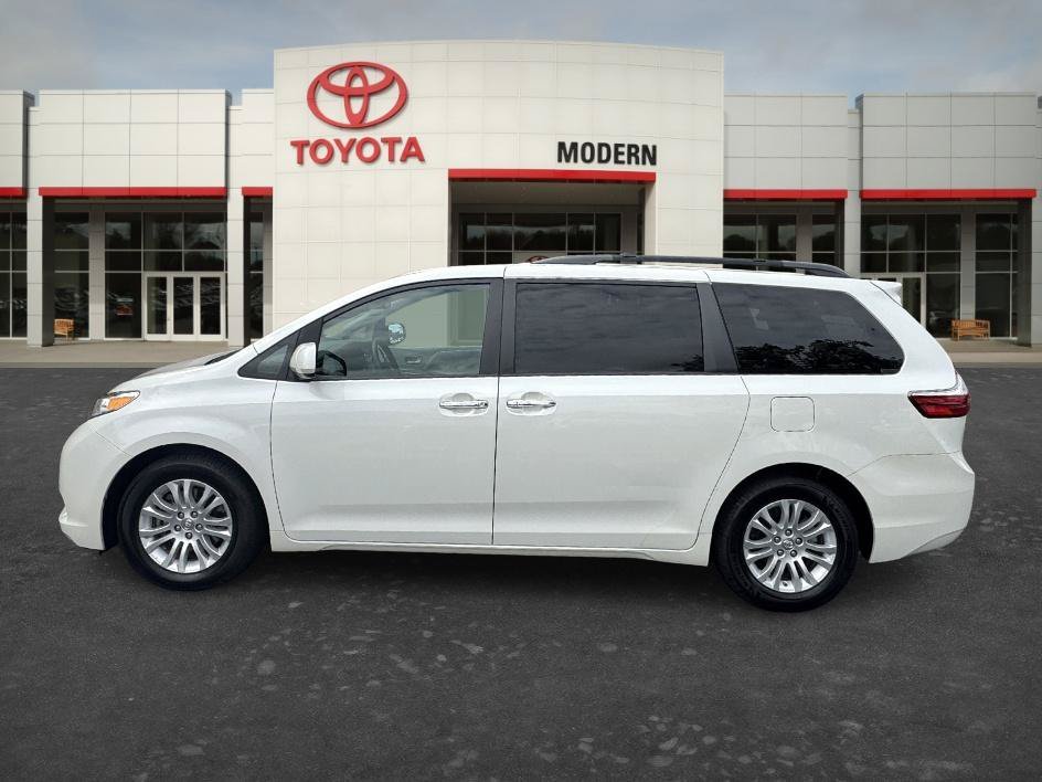 Used 2017 Blizzard Pearl Toyota XLE image 7
