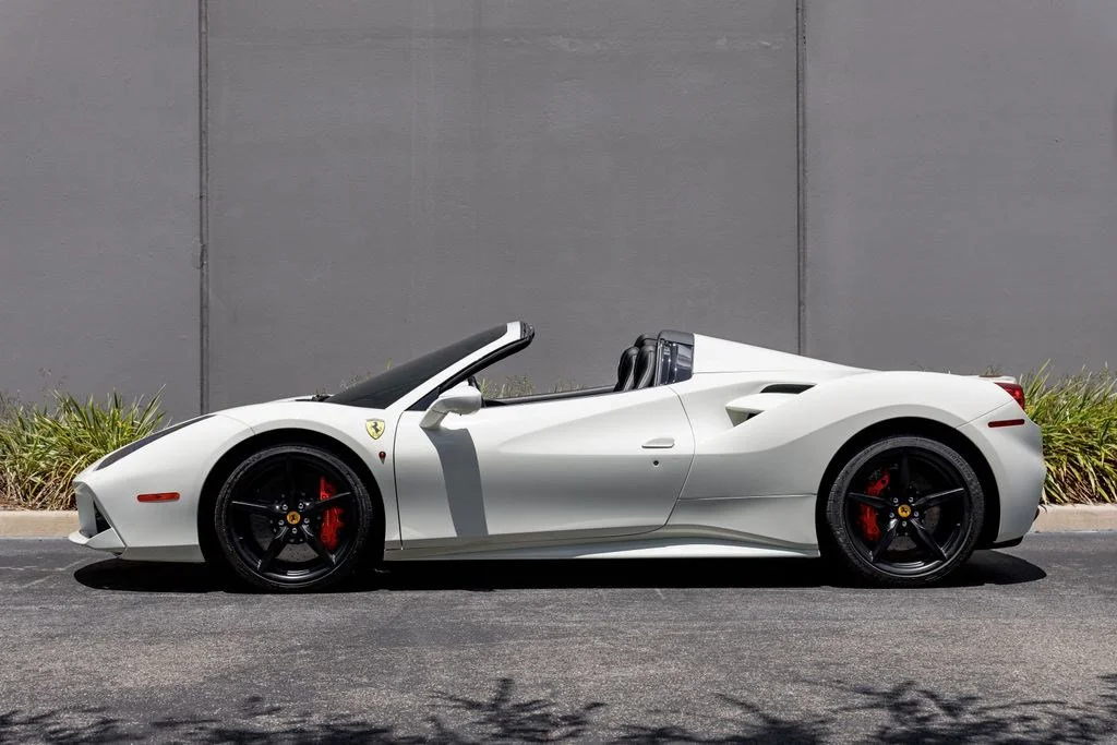 Used 2019 Bianco Avus Ferrari  image 2