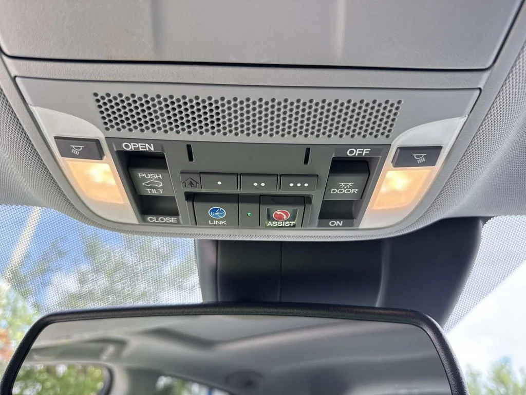 Used 2017  Acura  image 47