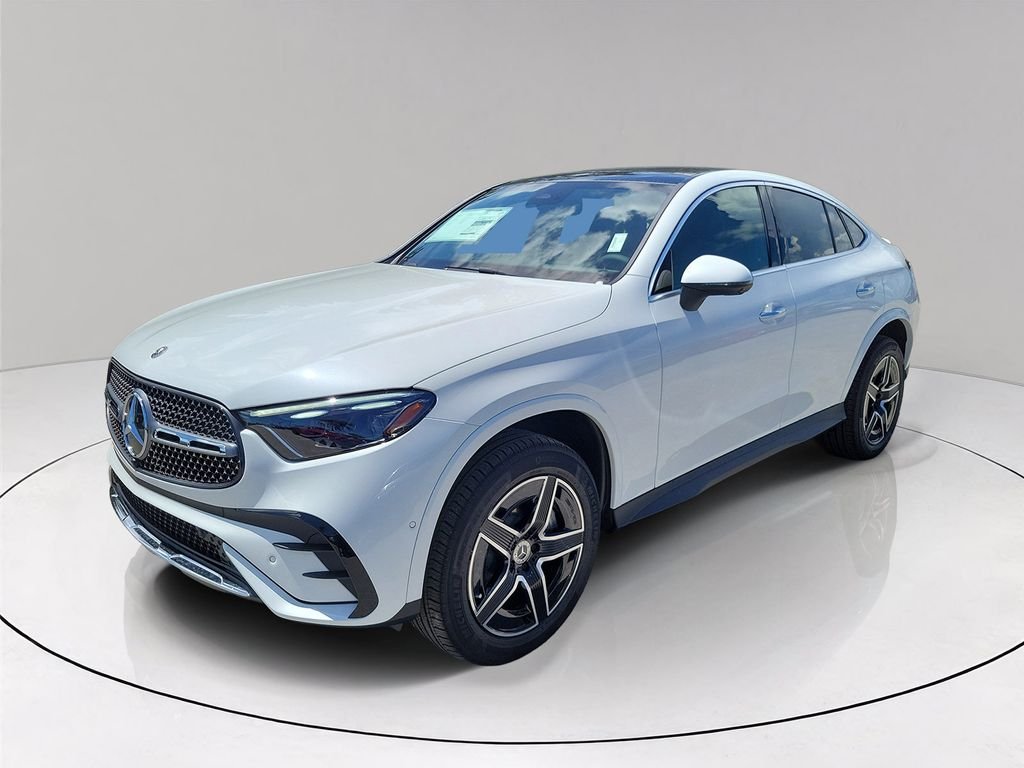 New 2027 MANUFAKTUR Moonlight White Metallic Mercedes-Benz GLC 300 image 3