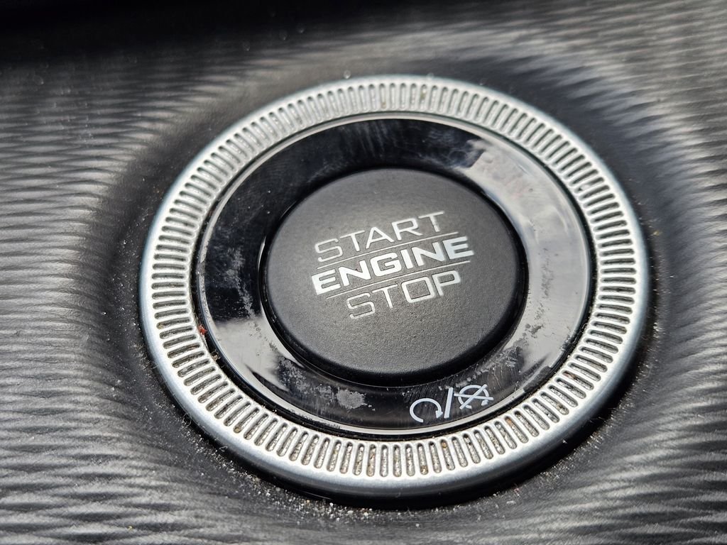Used 2023 White Jeep Altitude image 20