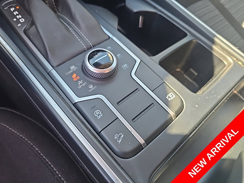 Used 2021  Kia LX image 11