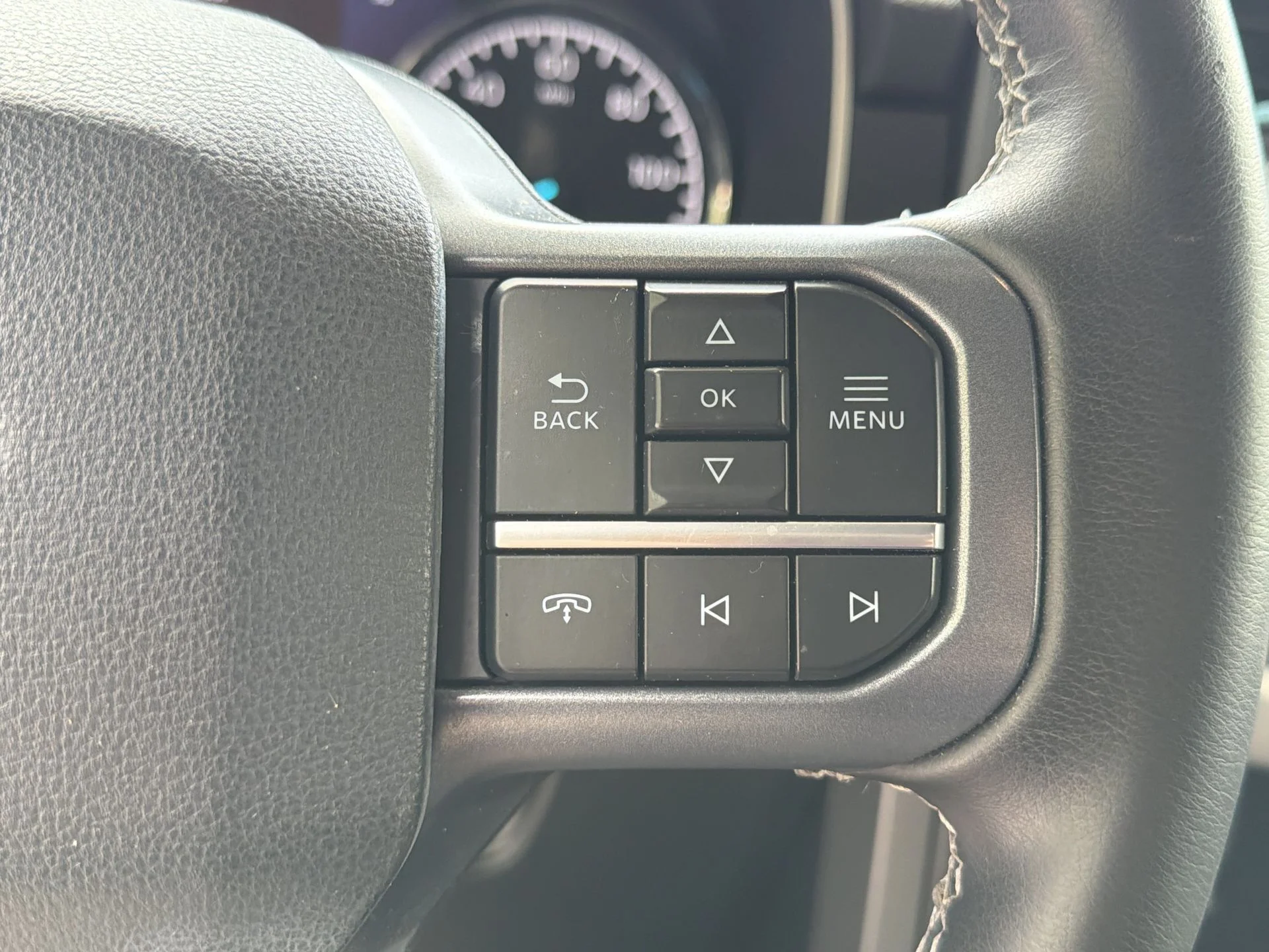 Used 2023 Avalanche Ford XLT image 9