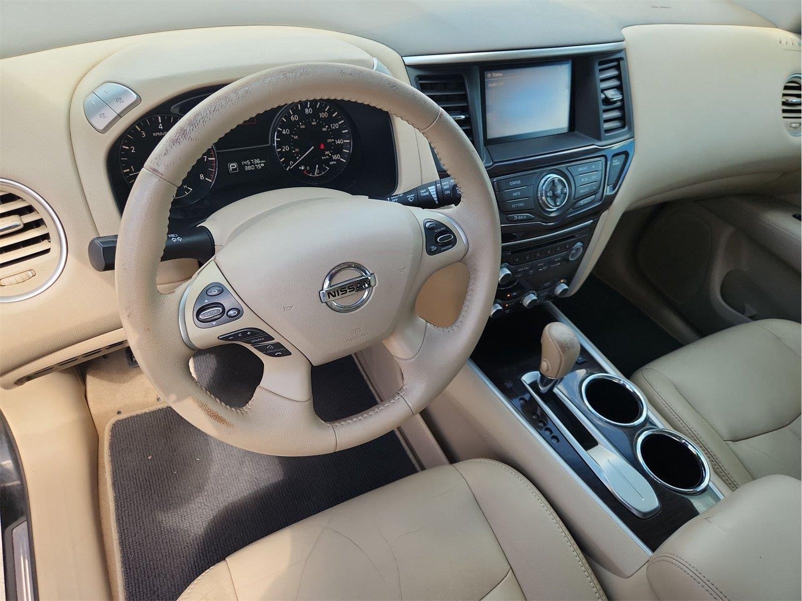 2014 Nissan Pathfinder SL - 9