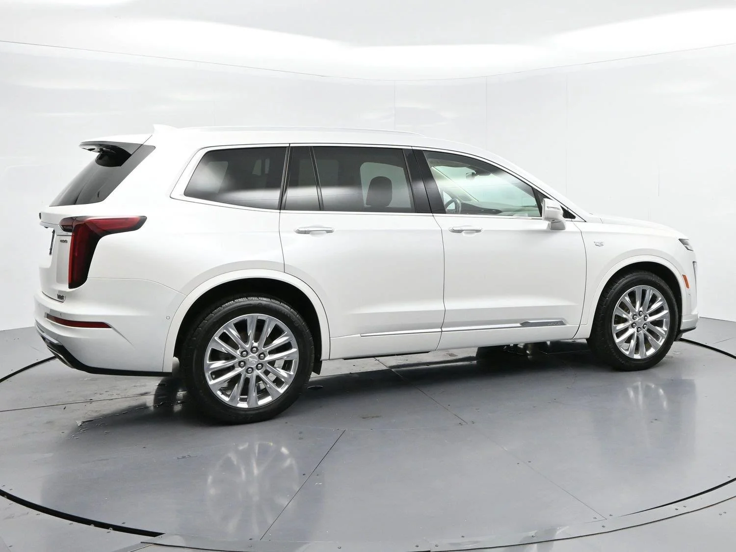 Used 2020 CRYSTAL WHITE TRICOAT Cadillac AWD Premium Luxury image 8