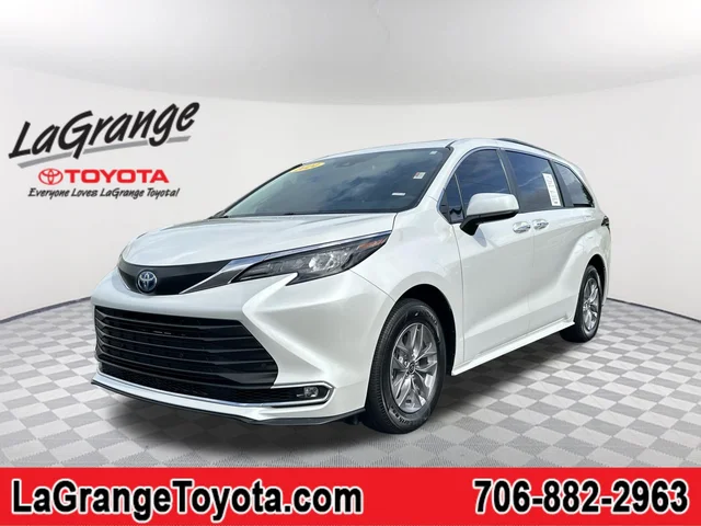 2024 Toyota Sienna XLE 8-Passenger