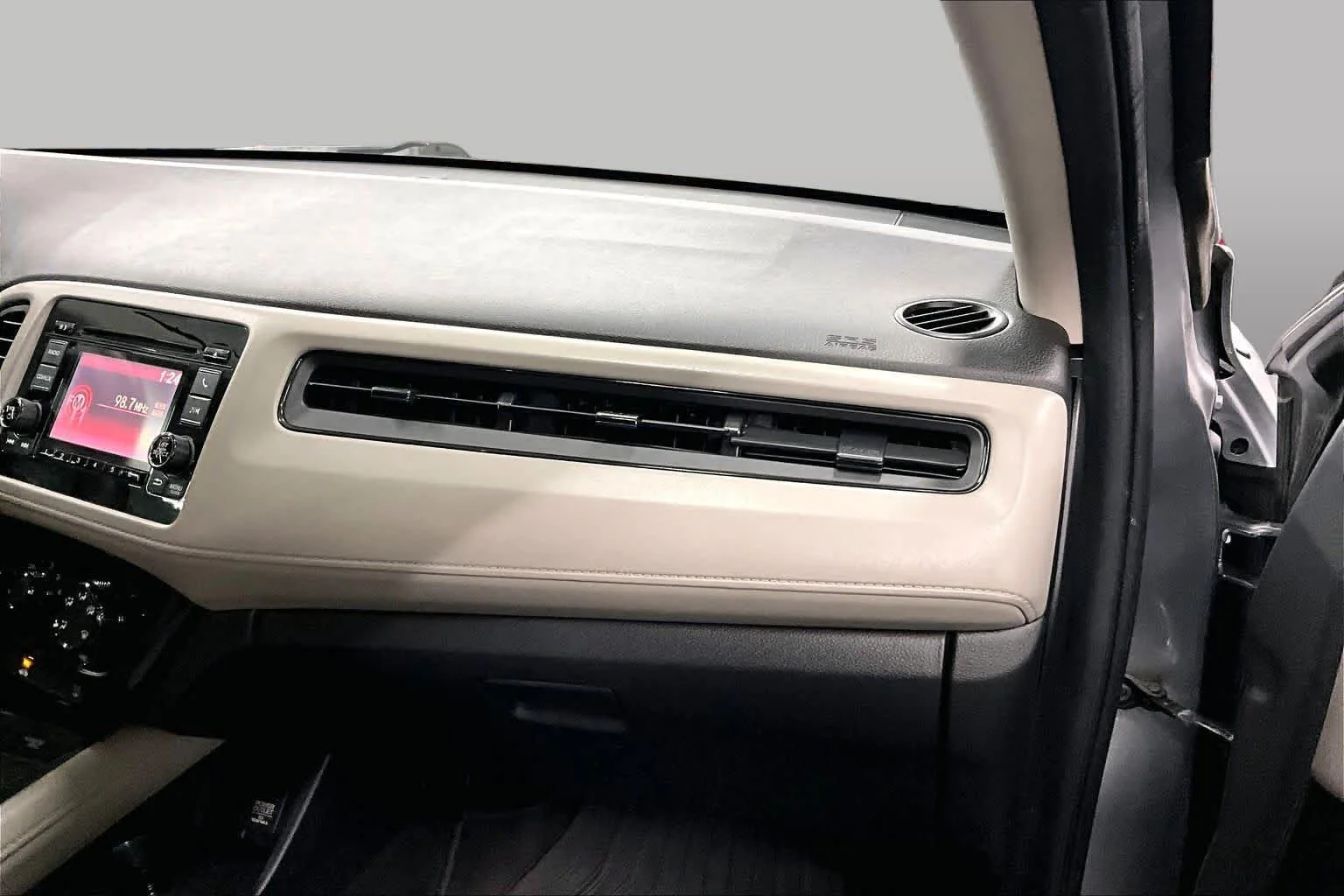 Used 2017 Lunar Silver Metallic Honda LX image 18