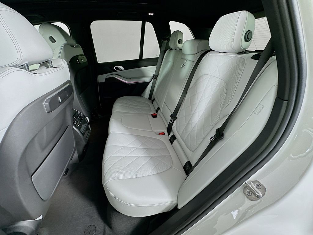 Certified Used 2024 Mineral White Metallic BMW xDrive40i image 25