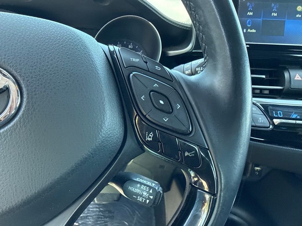 Used 2018 Blue Eclipse Metallic Toyota XLE Premium image 12