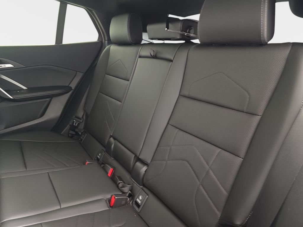 2026 BMW X2 28i - Photo 14