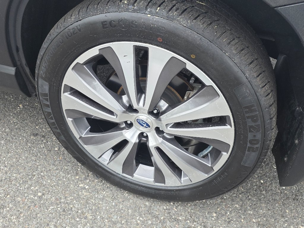 Used 2022 White Subaru Limited image 6