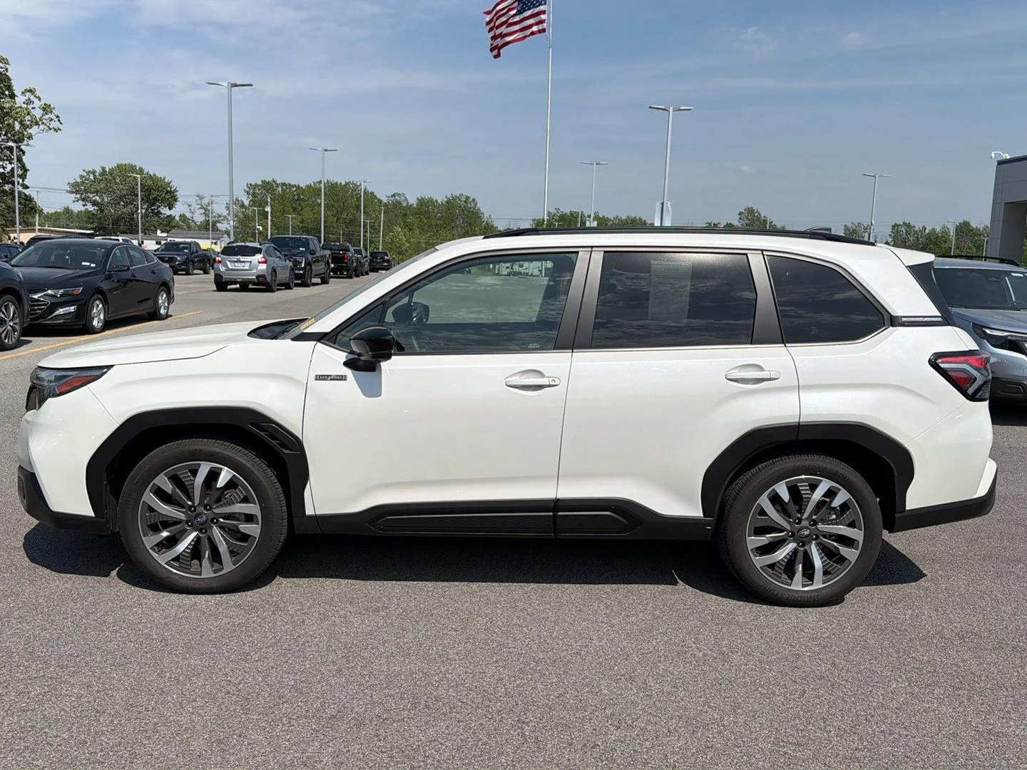 Used 2025 Crystal White Pearl Subaru Touring Hybrid image 7