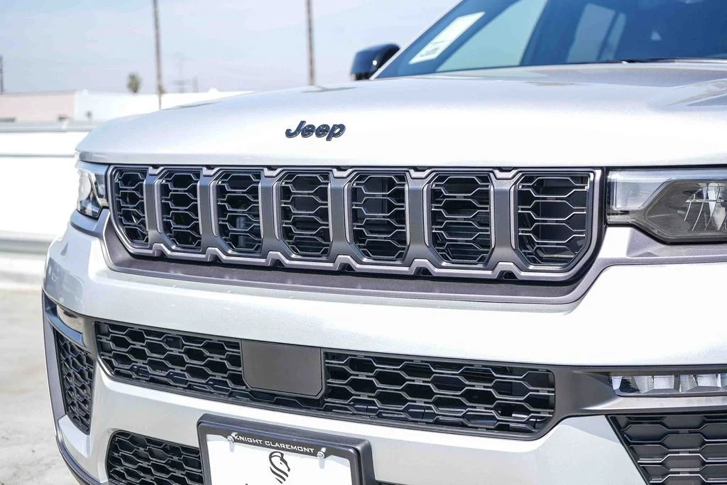New 2026 Silver Jeep Limited image 6