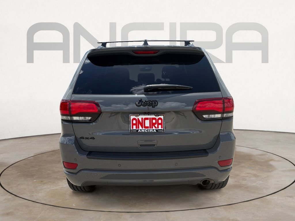 Used 2022 Sting-Gray Clearcoat Jeep Laredo X image 10