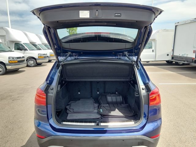 Used 2019 Blue BMW xDrive28i image 32