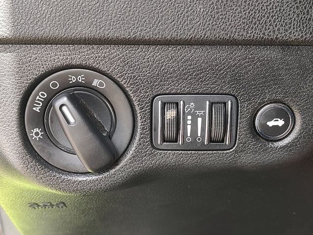 Used 2023 Green Dodge SXT image 22