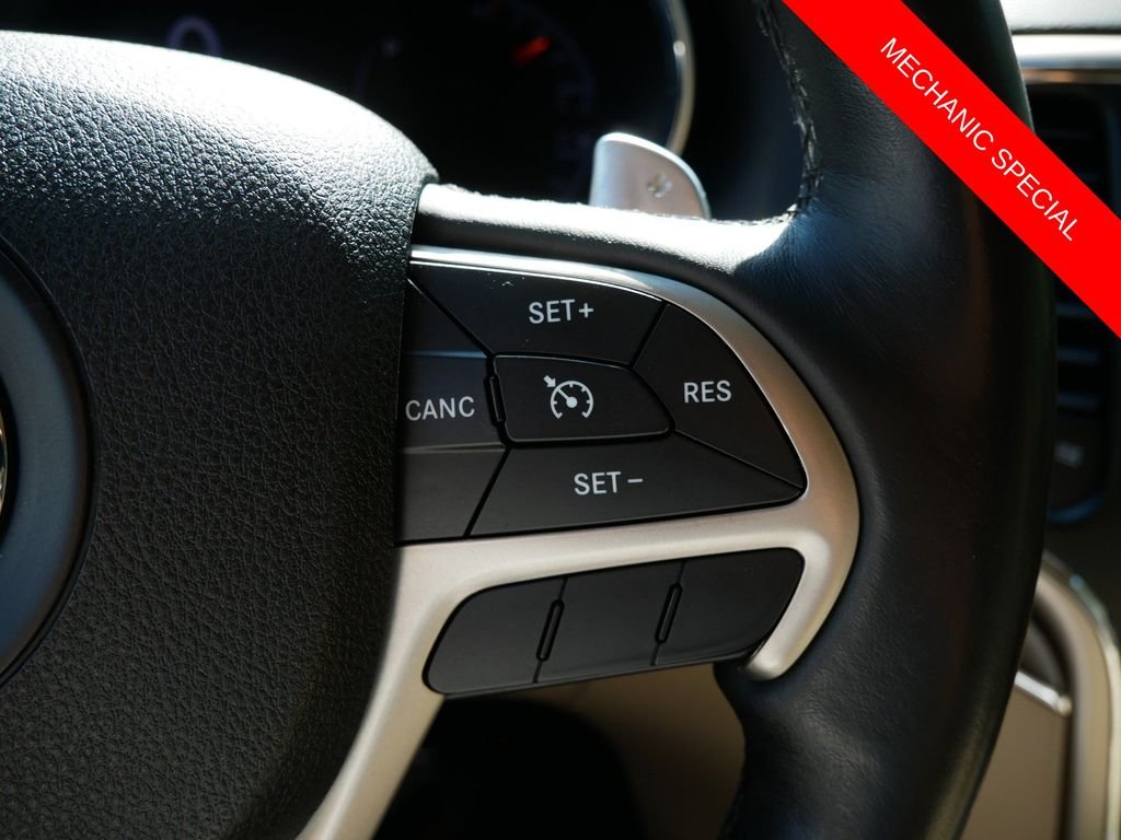 Used 2015 White Jeep Limited image 19