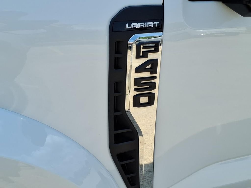 Used 2023 White Ford Lariat image 10