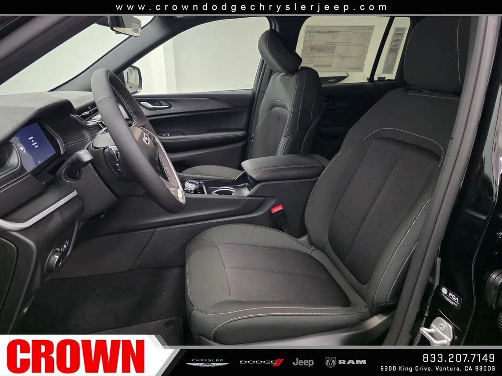 New 2026 Diamond Black Crystal Pearlcoat Jeep  image 13