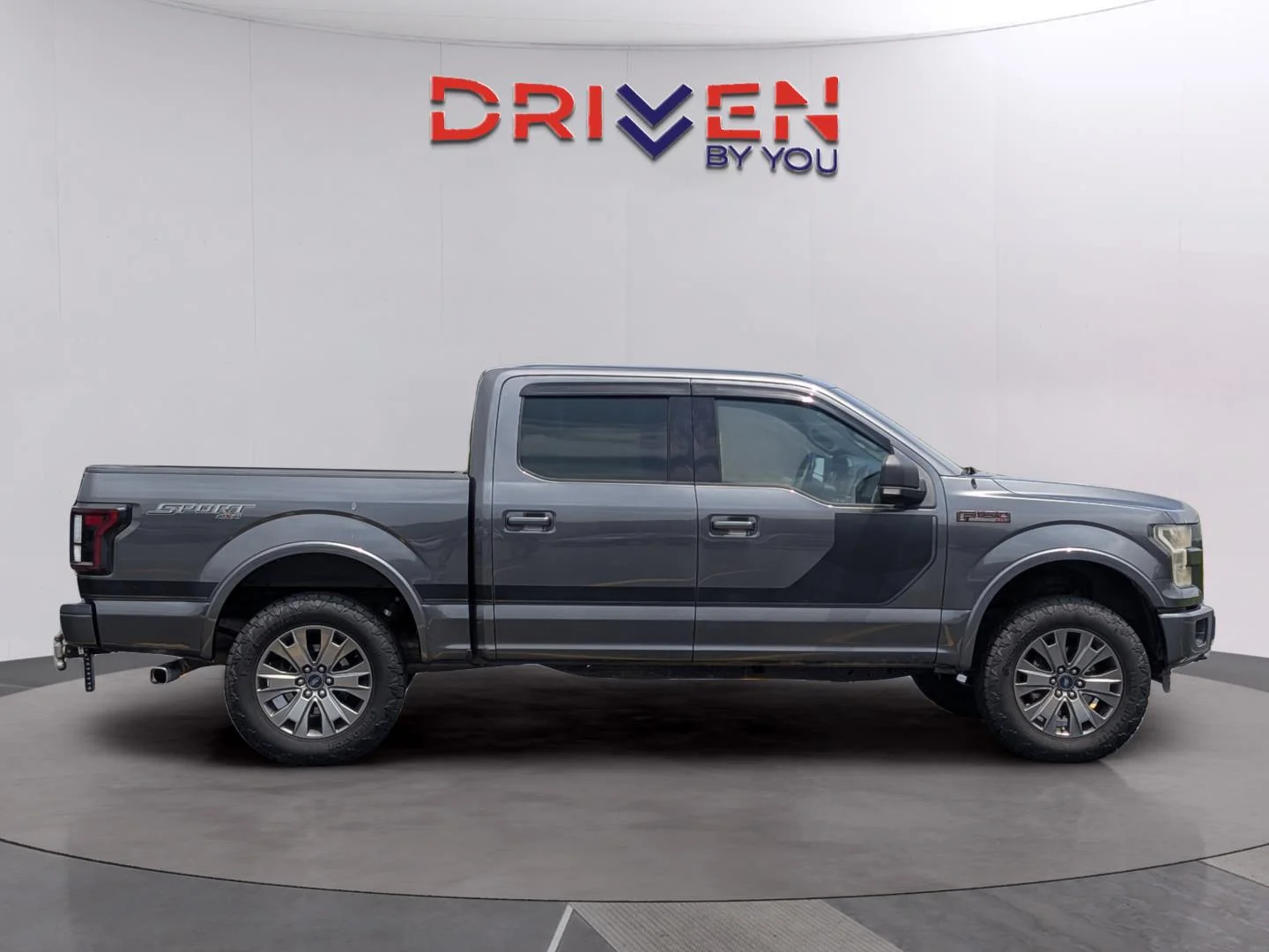 Used 2016 Magnetic Metallic Ford XLT image 6