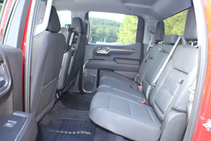 Certified Used 2024 Cardinal Red GMC Elevation image 15