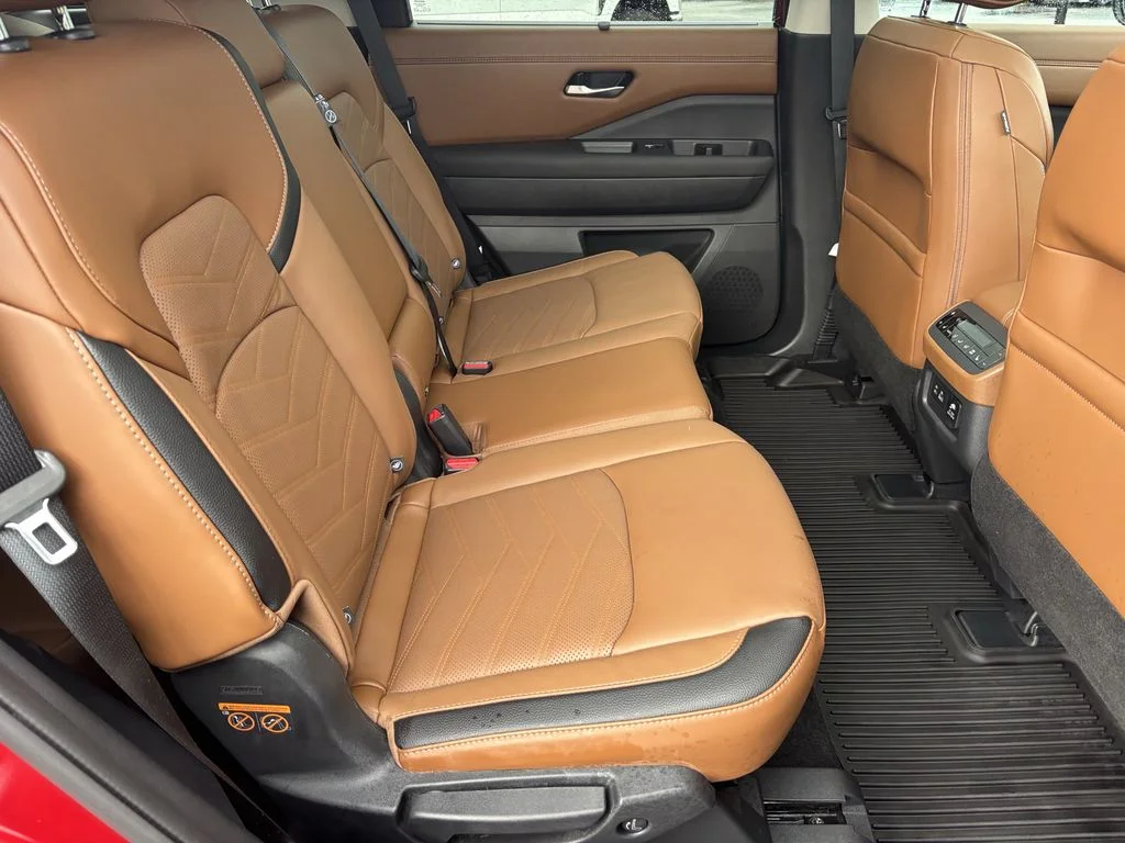 Used 2025 Red Nissan Platinum image 23