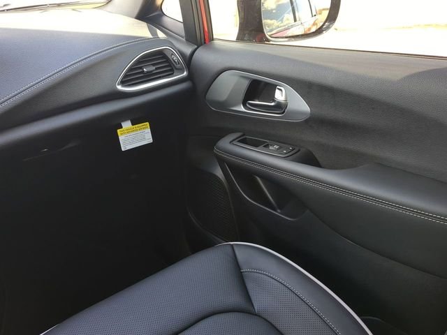 2026 Chrysler Pacifica Limited - Photo 21