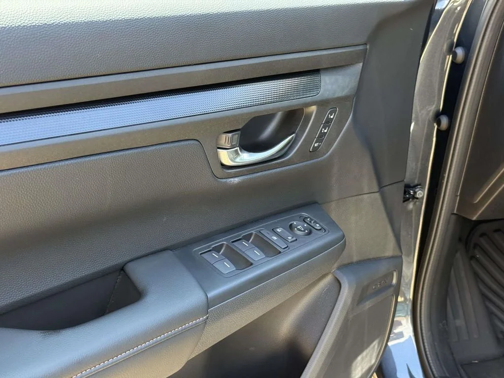 2025 Honda CR-V Sport-L - Photo 34