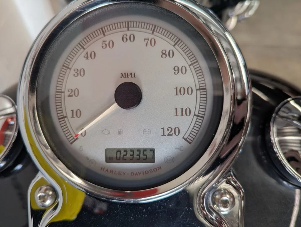 Used 2008 GRAY Harley-Davidson® FXDF - Fat Bob image 12