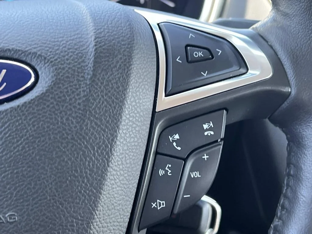 Used 2016 Gray Ford SE image 21