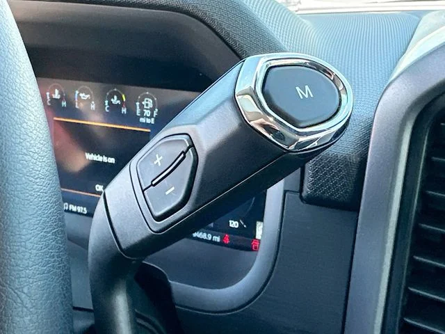Used 2025 Blue Ford XLT image 17