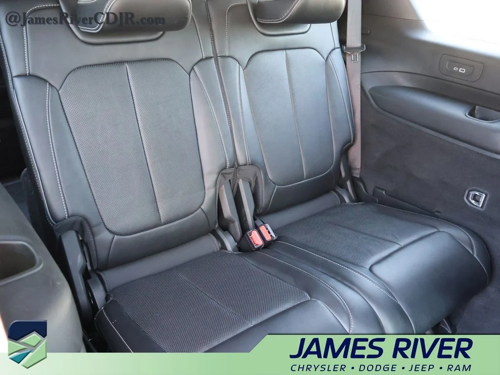 Used 2022 Red Jeep Overland image 13