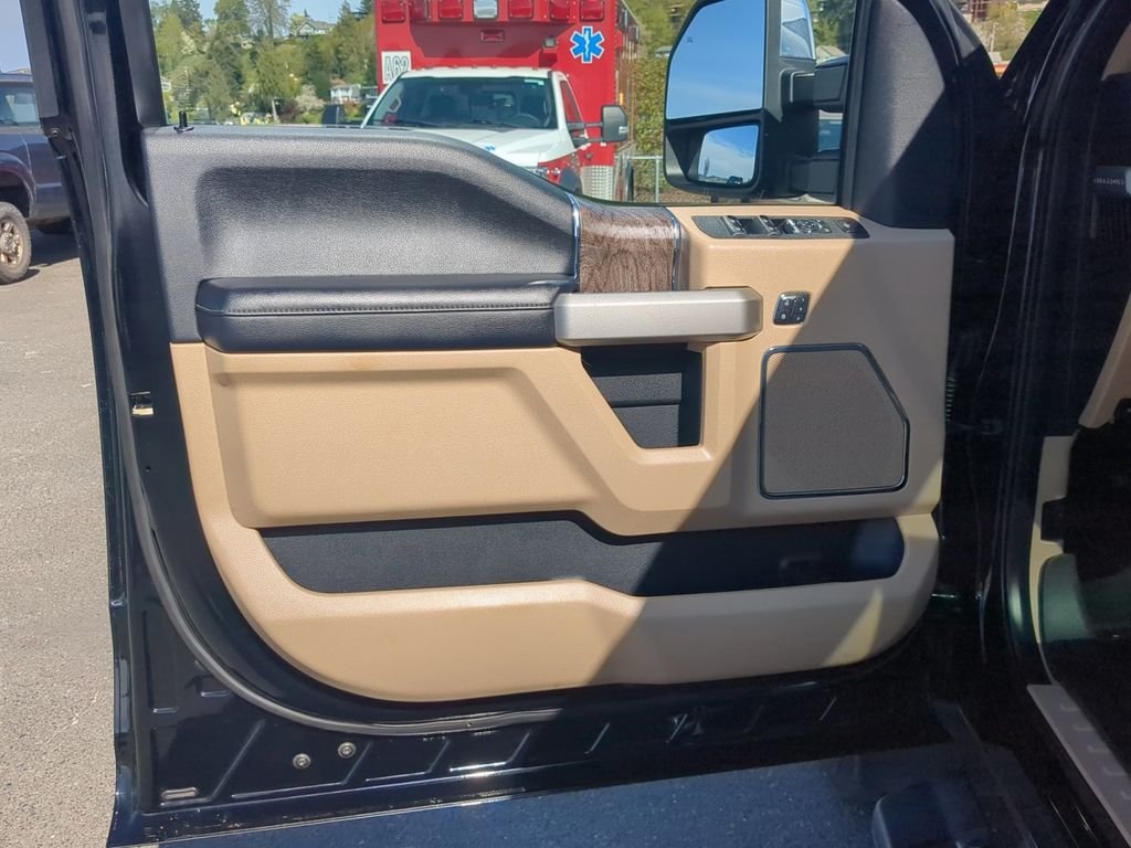 Used 2017 Black Ford Lariat image 12